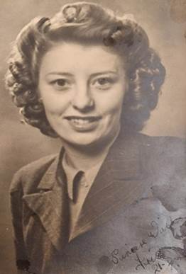 A person with curly hair

AI-generated content may be incorrect.