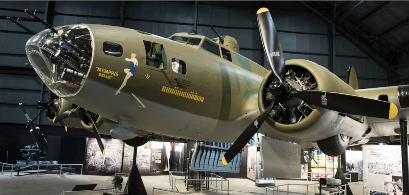 Bomber plane