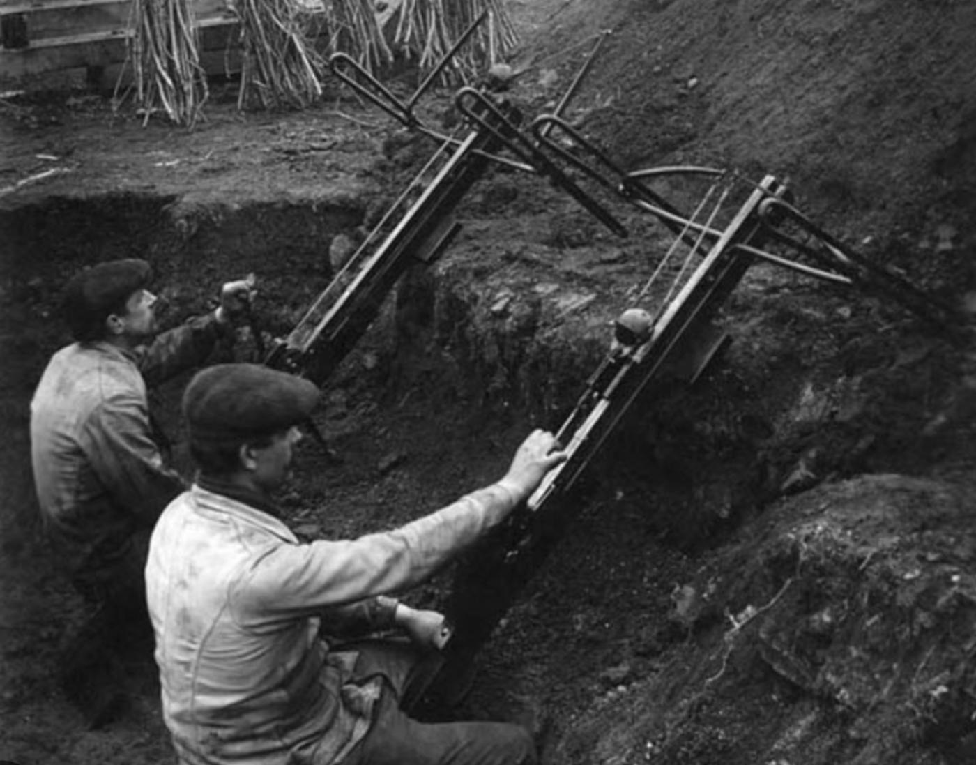Grenade cross bows military weapons artillery 
