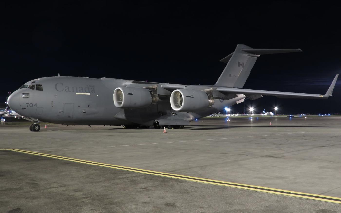 Canadian airforce globe master  cc-177 military aircraft logistics hauler