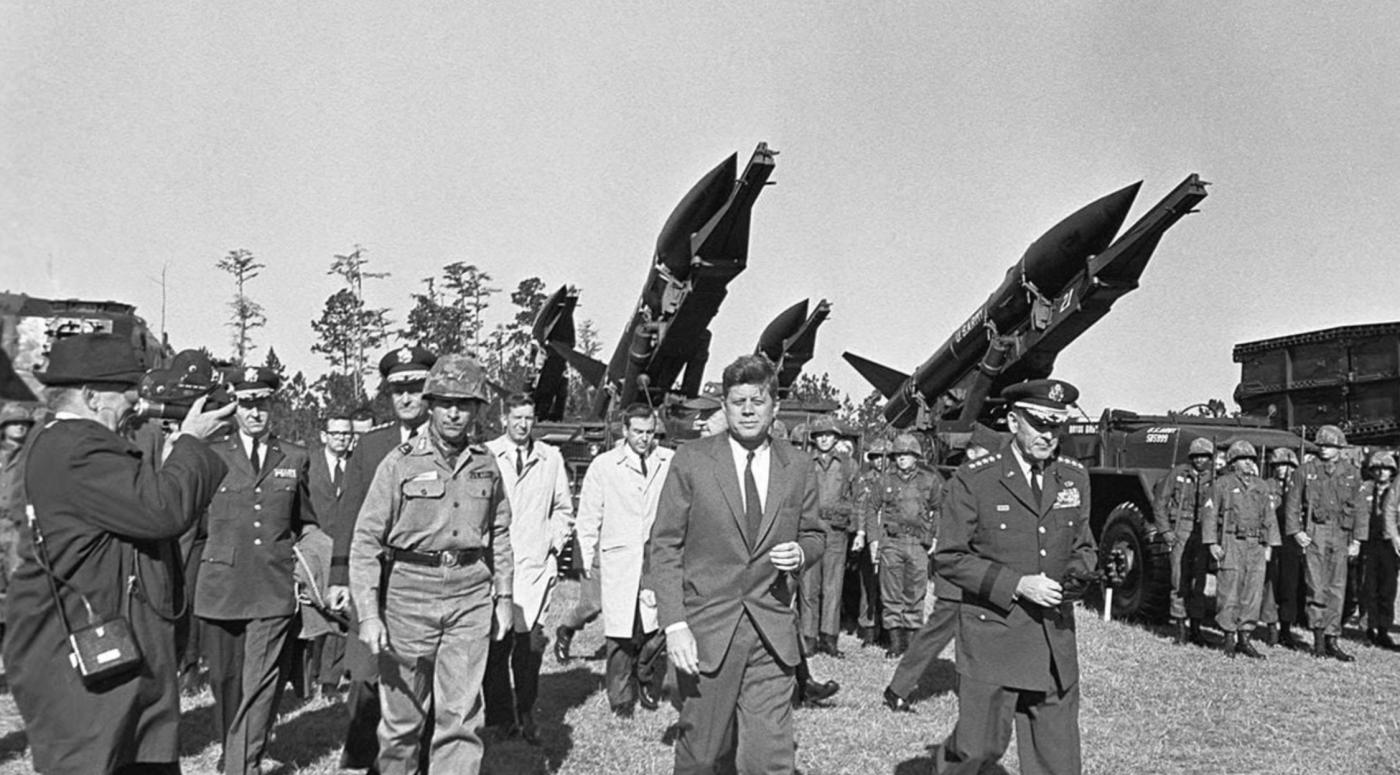 Cuban missile crisis ends 