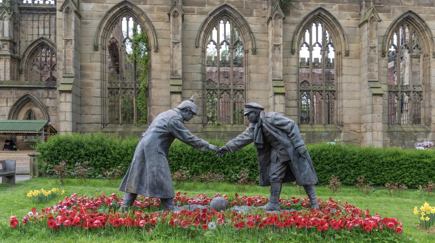 Peace statue 