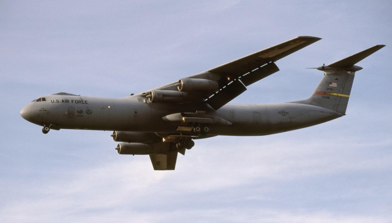 Lockheed c -141 star lifter 