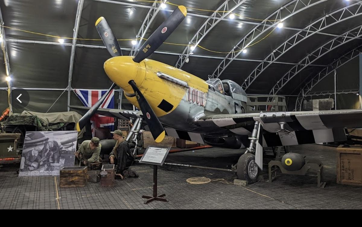 Mustang ww2 fighter plane 