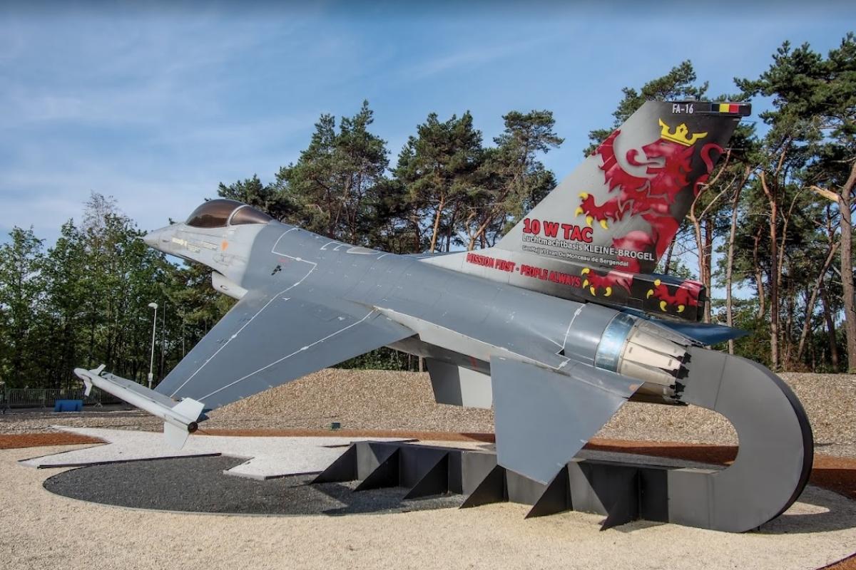 Jet fighter display