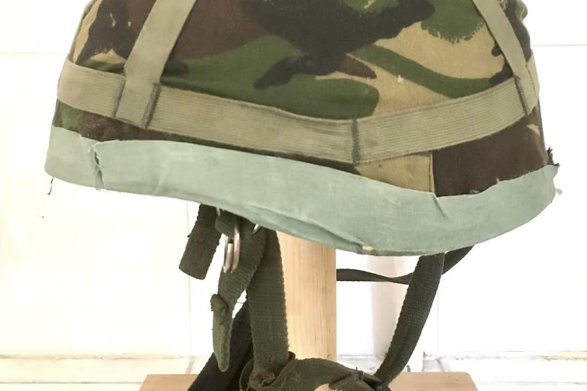 M76 helmet