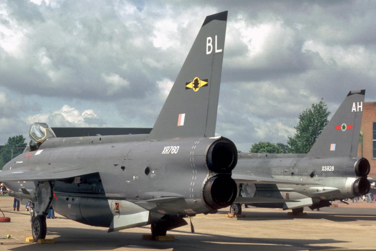 English electric lightning fighter jet plane interceptor RAF 