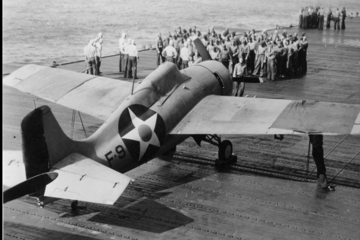 F4f-3 Grumman wildcat plane aircraft carrier based uss plane