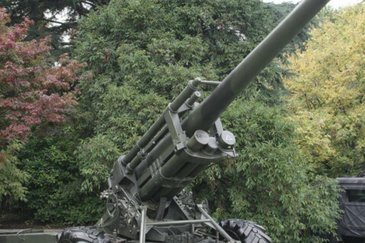 Artillery gun