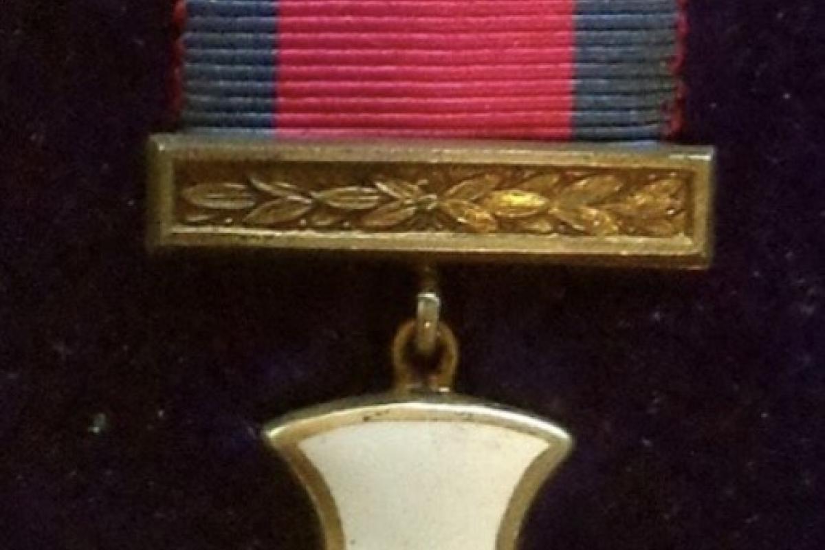 Dos medal